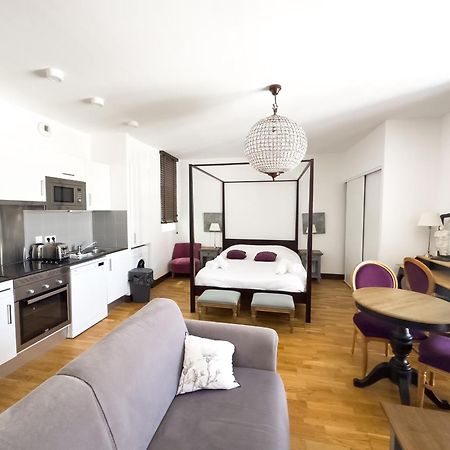 Residence De L'Arsenal Royal - Meubles De Tourisme โรชฟอร์ ภายนอก รูปภาพ