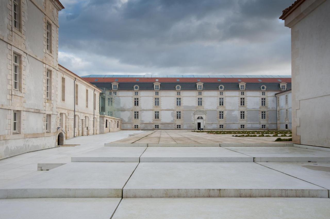 Residence De L'Arsenal Royal - Meubles De Tourisme โรชฟอร์ ภายนอก รูปภาพ
