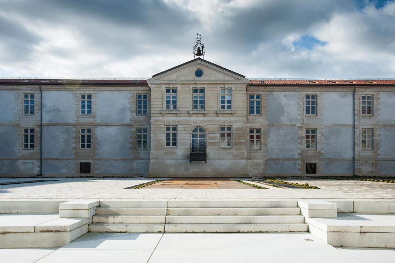 Residence De L'Arsenal Royal - Meubles De Tourisme โรชฟอร์ ภายนอก รูปภาพ